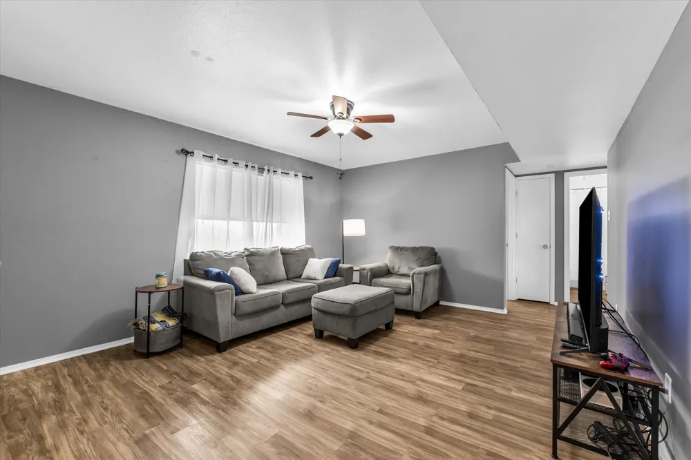 1013 S Madison Street McGregor, TX 76657