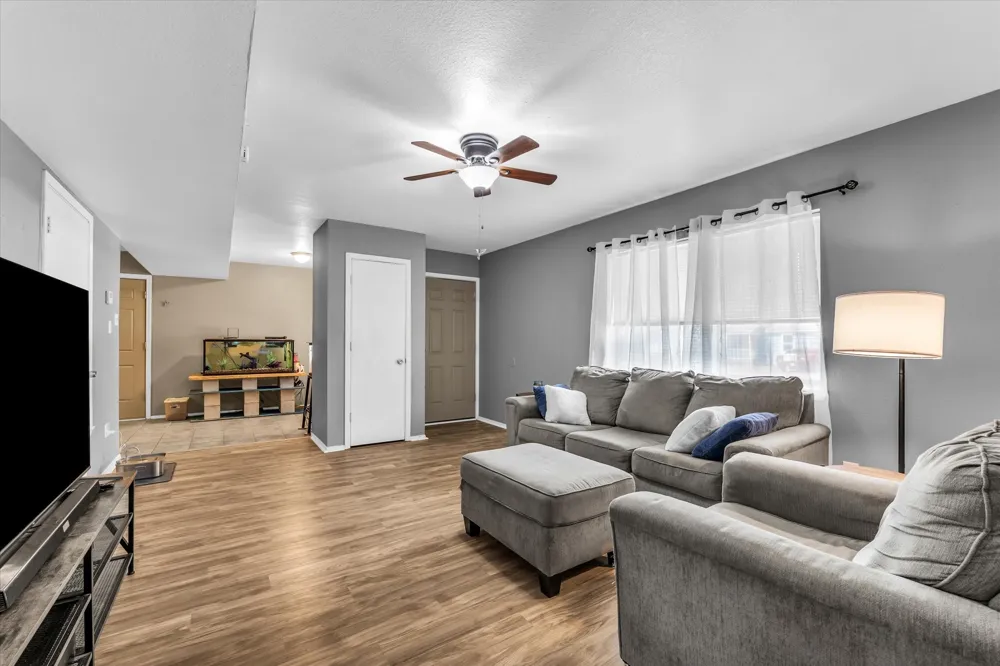 1013 S Madison Street McGregor, TX 76657