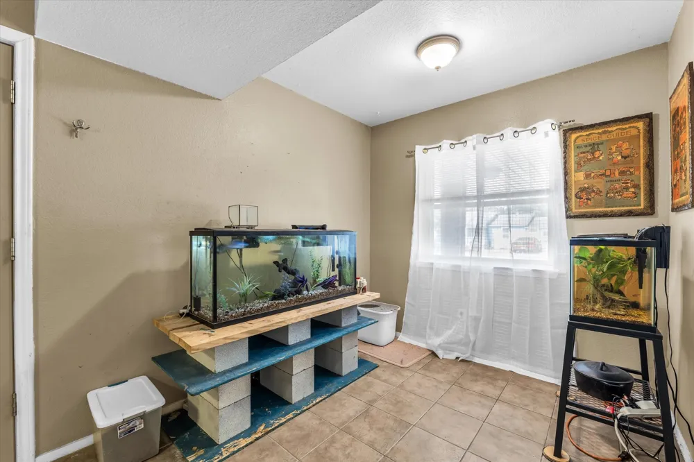 1013 S Madison Street McGregor, TX 76657