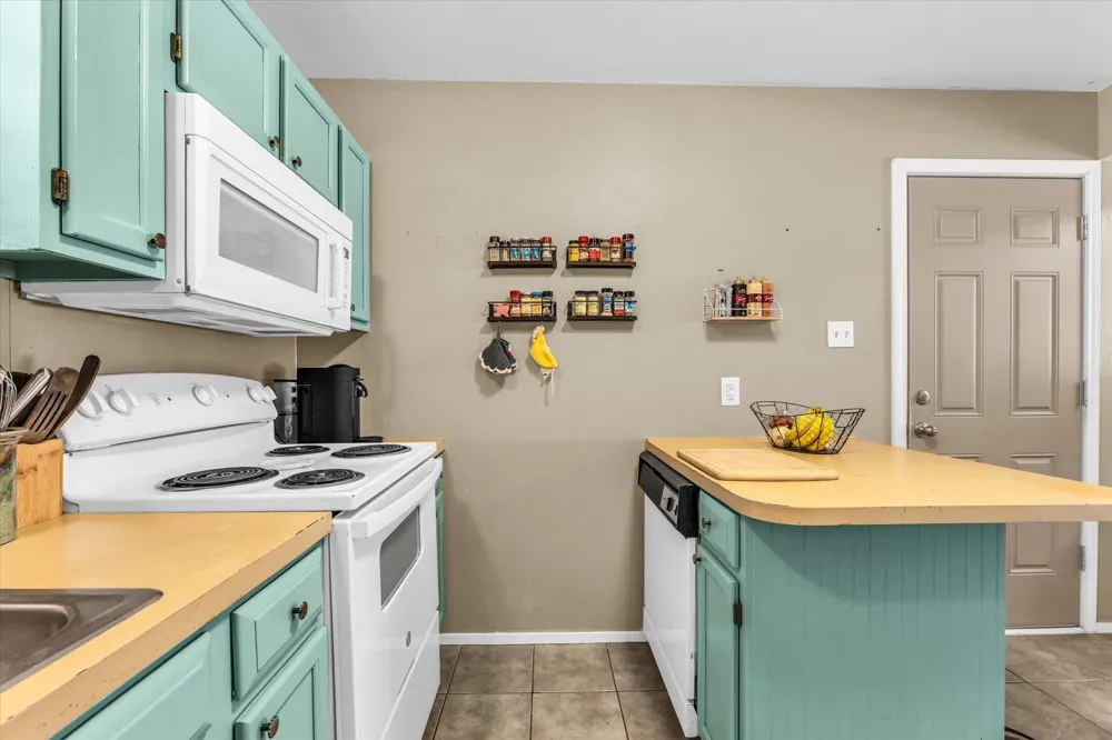 1013 S Madison Street McGregor, TX 76657