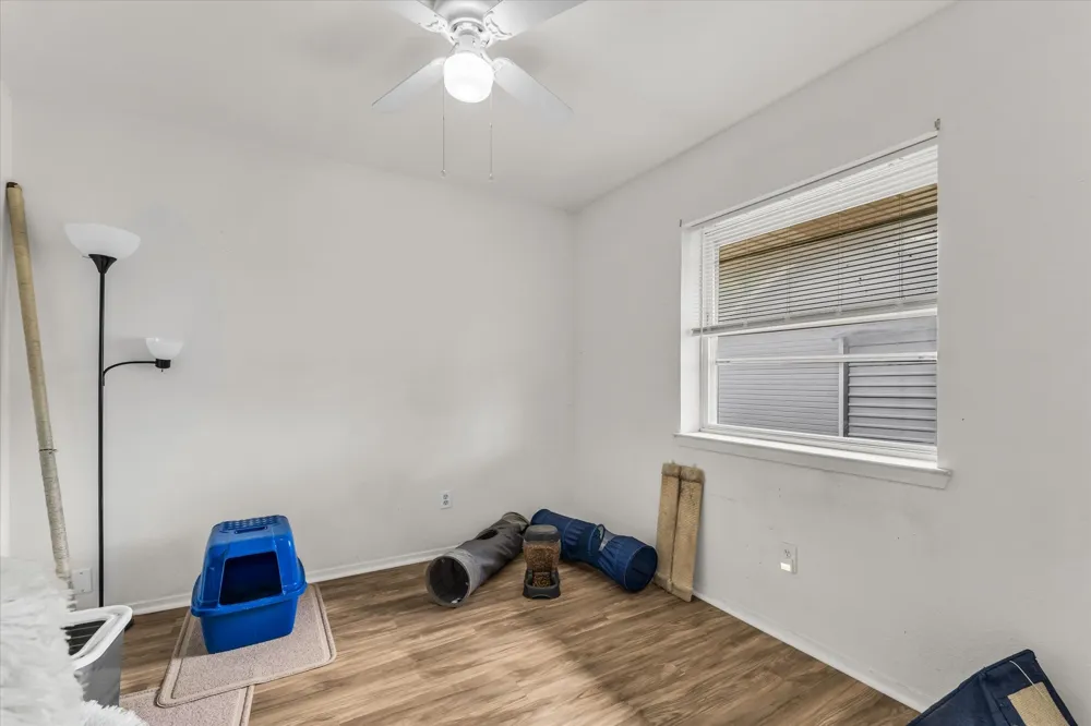1013 S Madison Street McGregor, TX 76657