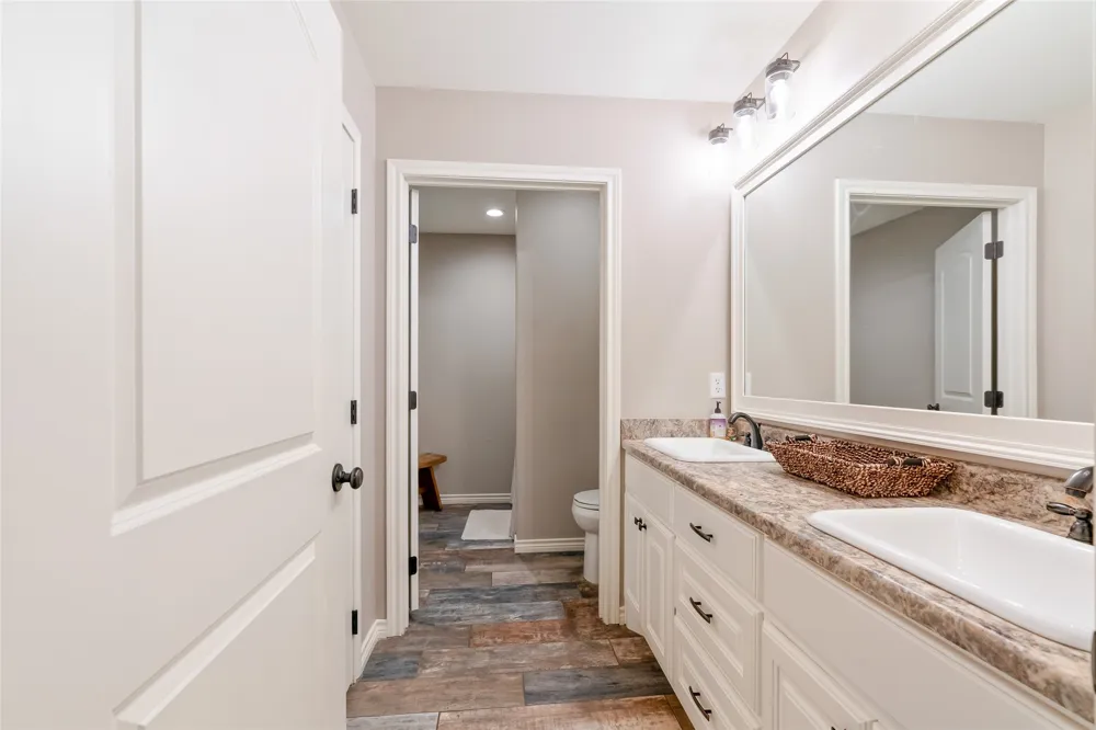 221 S Avenue C Point, TX 75472