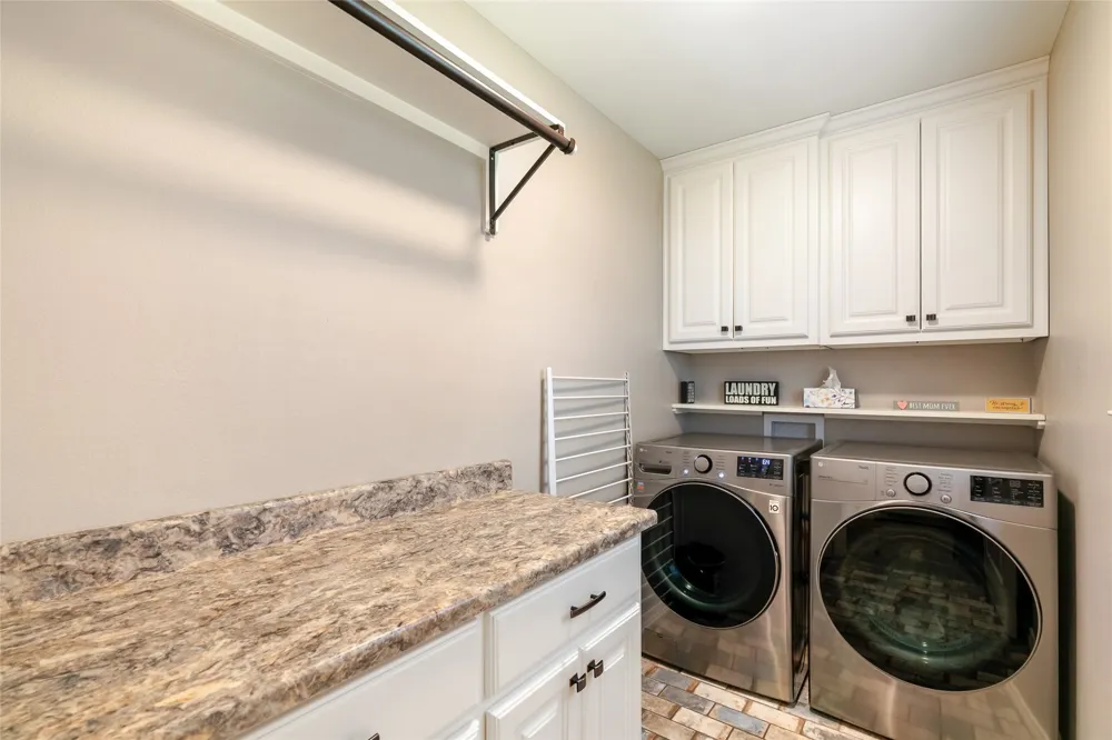 221 S Avenue C Point, TX 75472