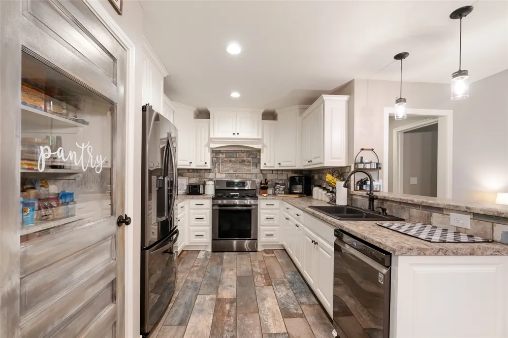 221 S Avenue C Point, TX 75472