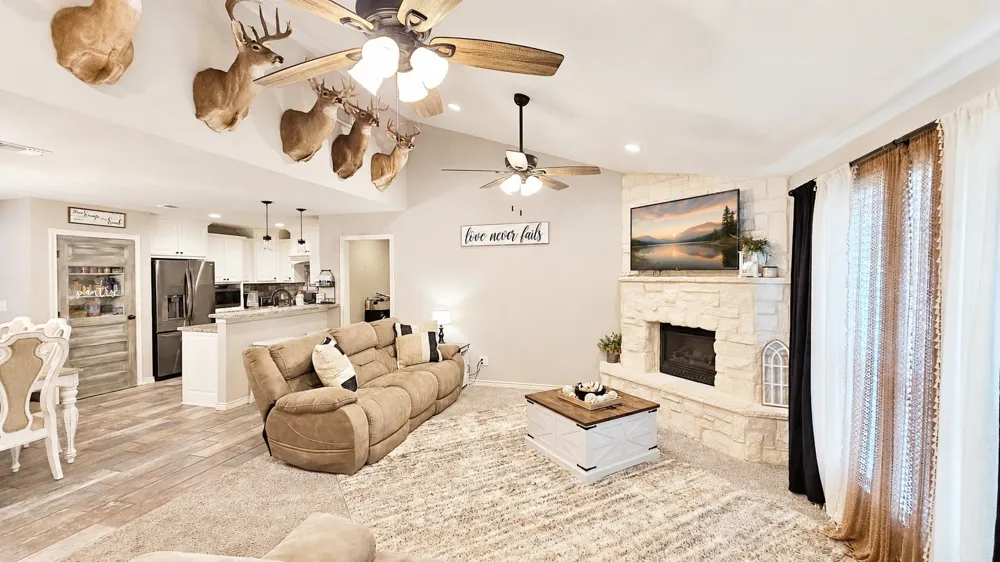 221 S Avenue C Point, TX 75472