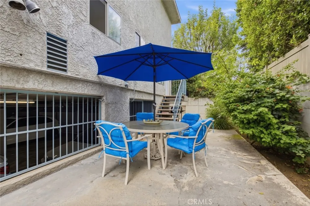 6245 Woodman Avenue #209 Valley Glen, CA 91401