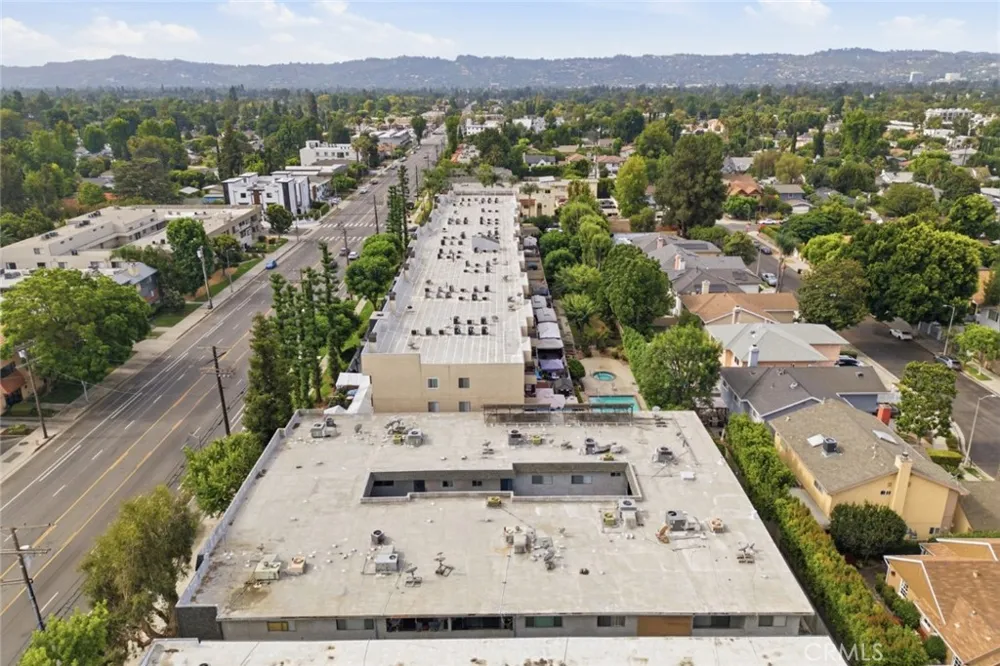 6245 Woodman Avenue #209 Valley Glen, CA 91401