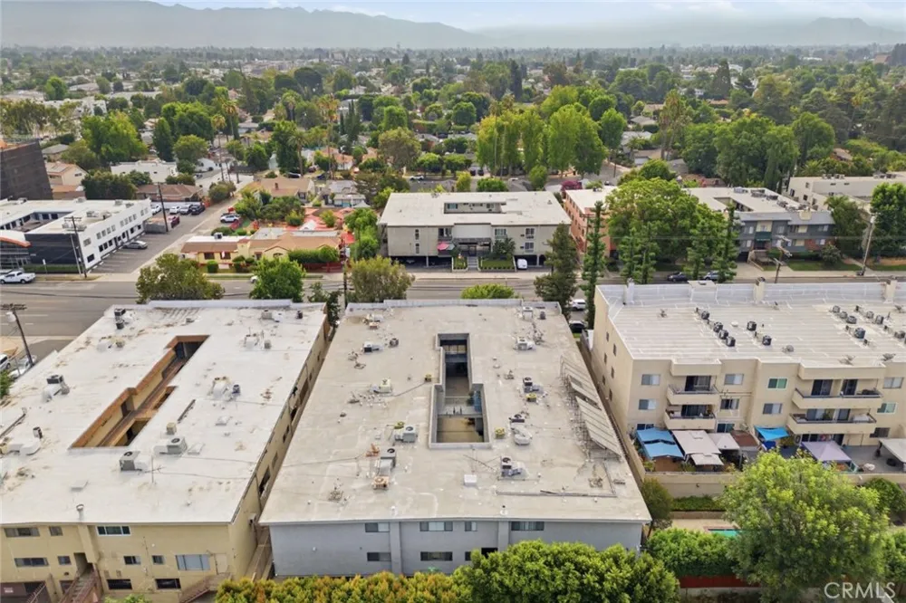 6245 Woodman Avenue #209 Valley Glen, CA 91401