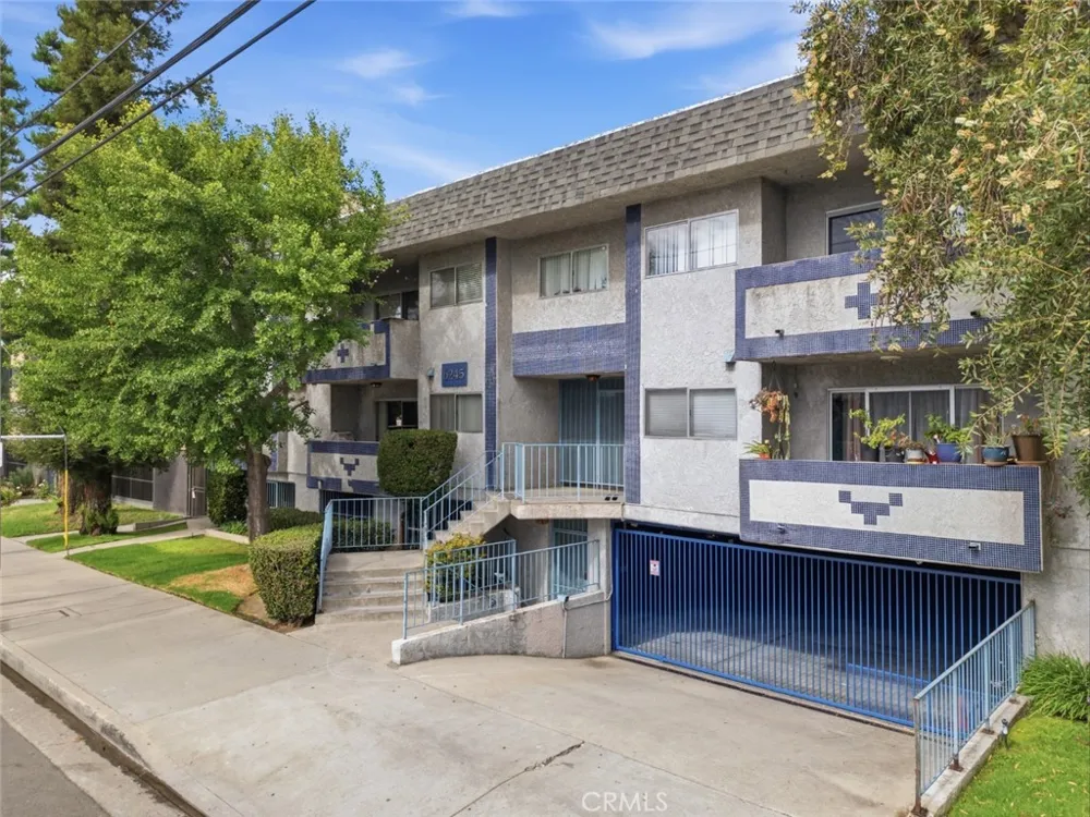 6245 Woodman Avenue #209 Valley Glen, CA 91401