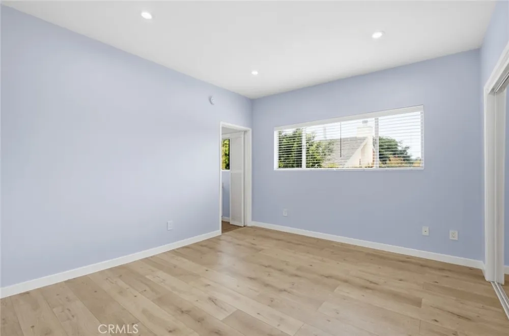 6245 Woodman Avenue #209 Valley Glen, CA 91401