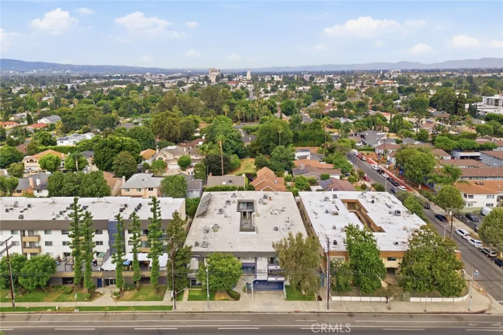 6245 Woodman Avenue #209 Valley Glen, CA 91401