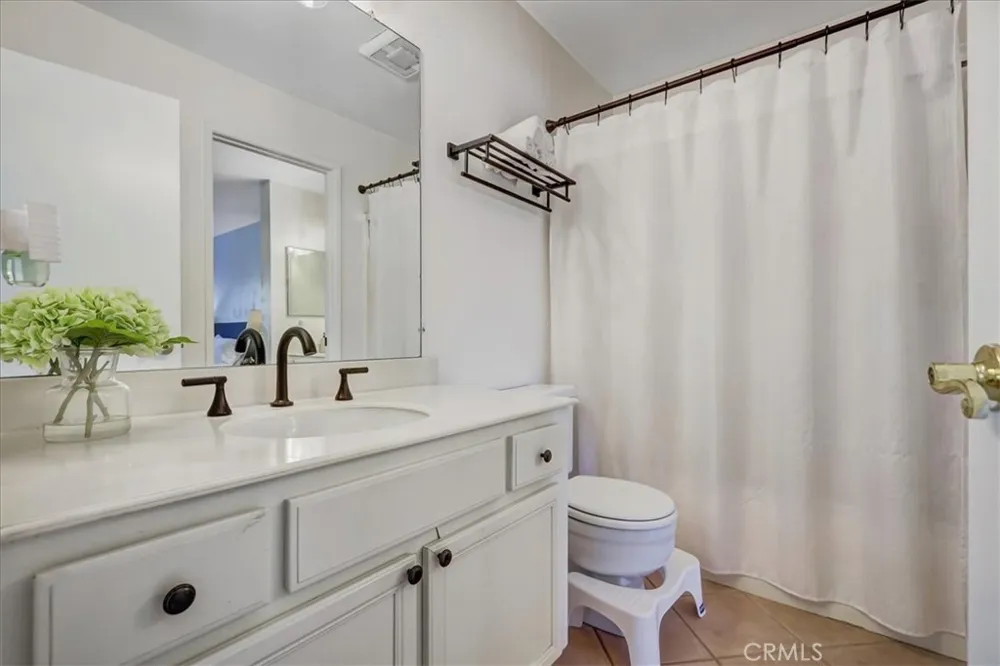 75 Cambria Aliso Viejo, CA 92656