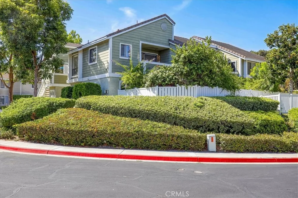75 Cambria Aliso Viejo, CA 92656