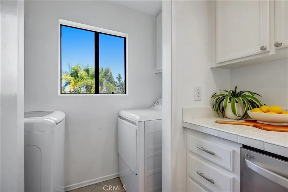 75 Cambria Aliso Viejo, CA 92656