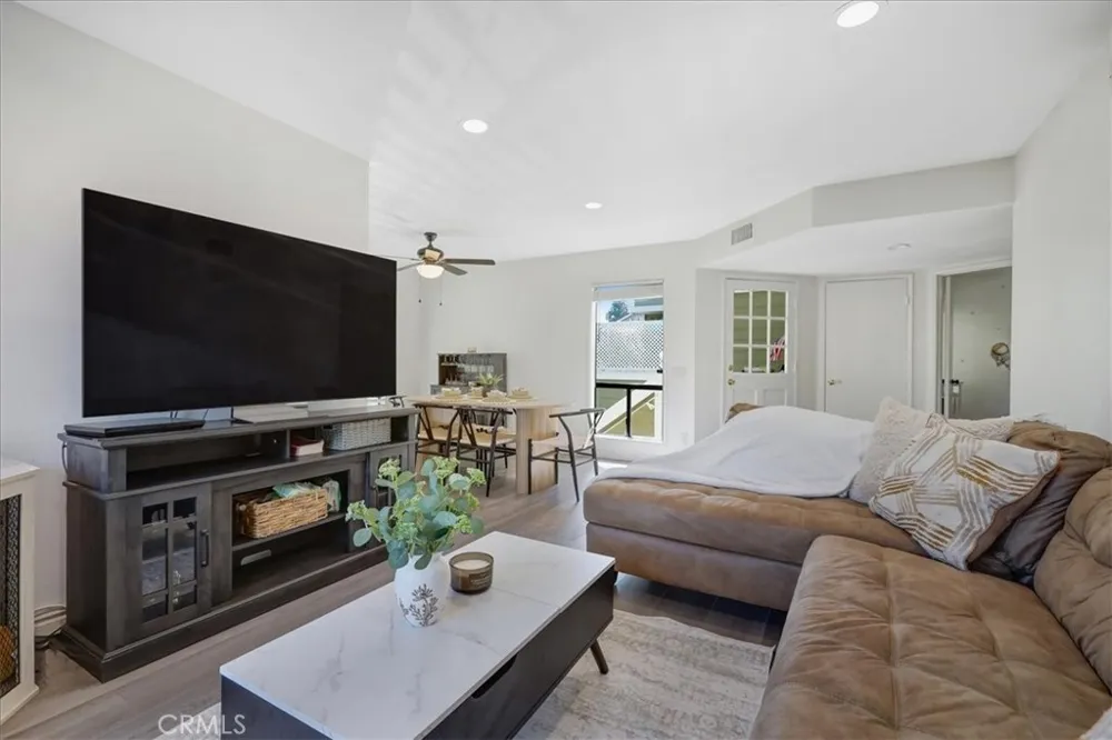 75 Cambria Aliso Viejo, CA 92656