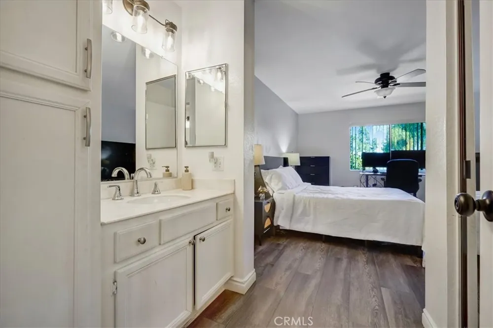 75 Cambria Aliso Viejo, CA 92656