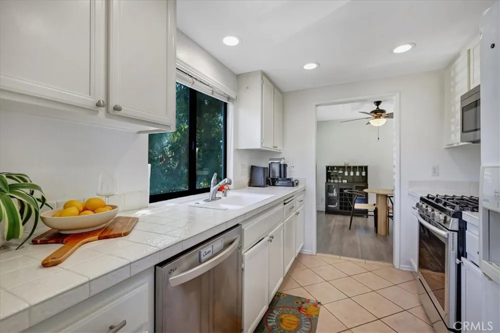 75 Cambria Aliso Viejo, CA 92656