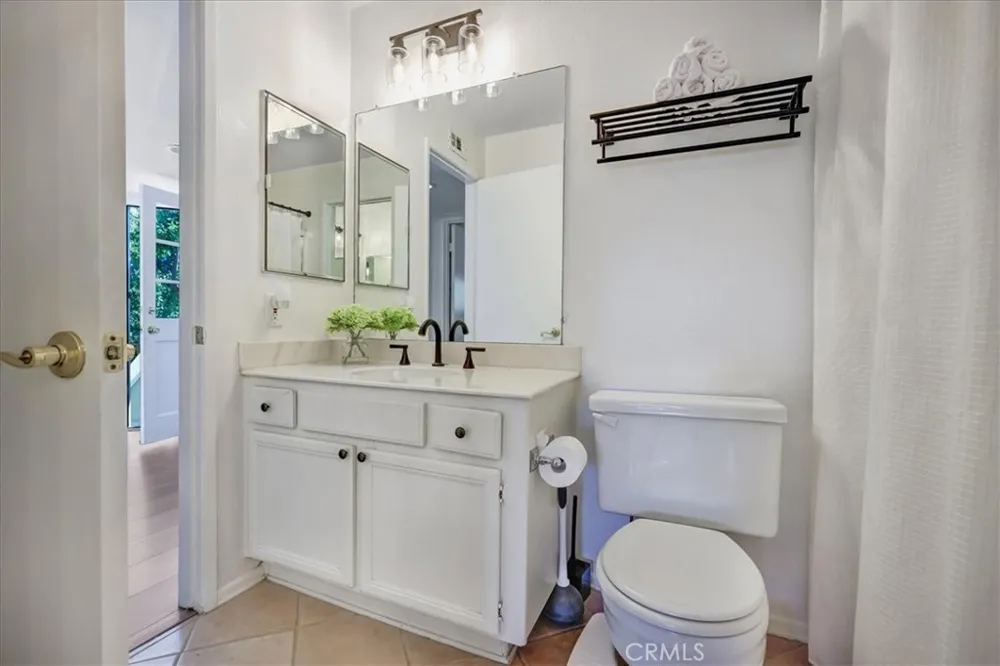 75 Cambria Aliso Viejo, CA 92656
