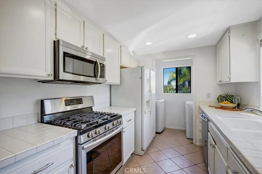 75 Cambria Aliso Viejo, CA 92656