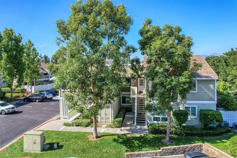 75 Cambria Aliso Viejo, CA 92656