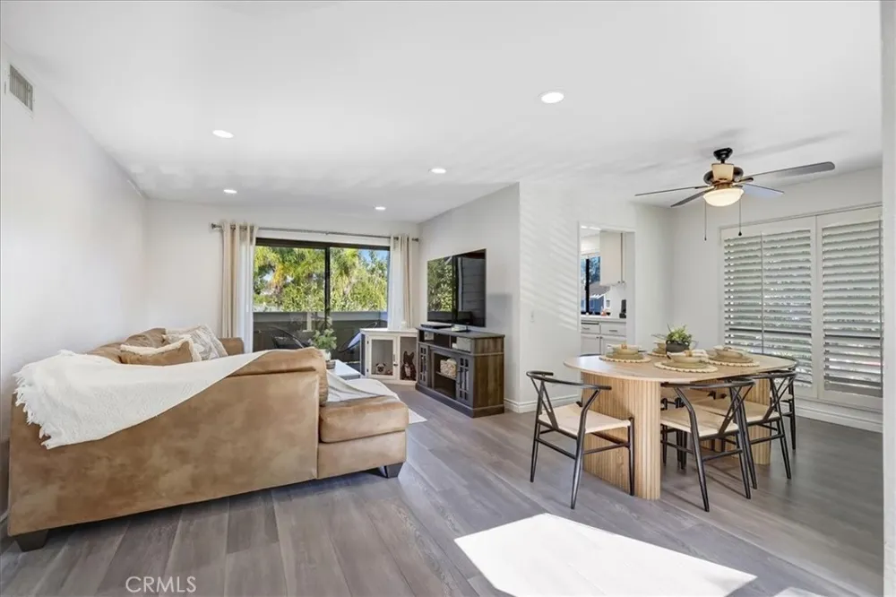 75 Cambria Aliso Viejo, CA 92656