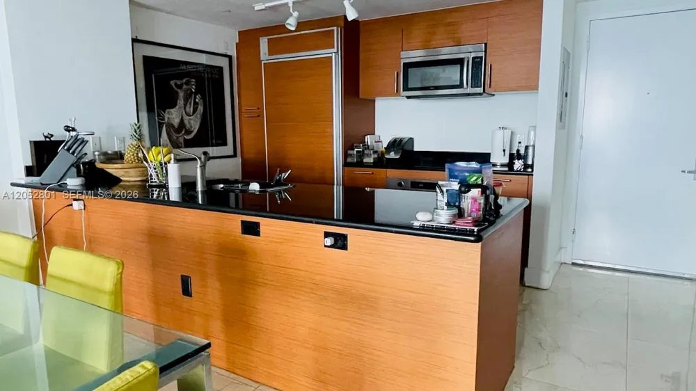 50 Biscayne Blvd #1701 Miami, FL 33132