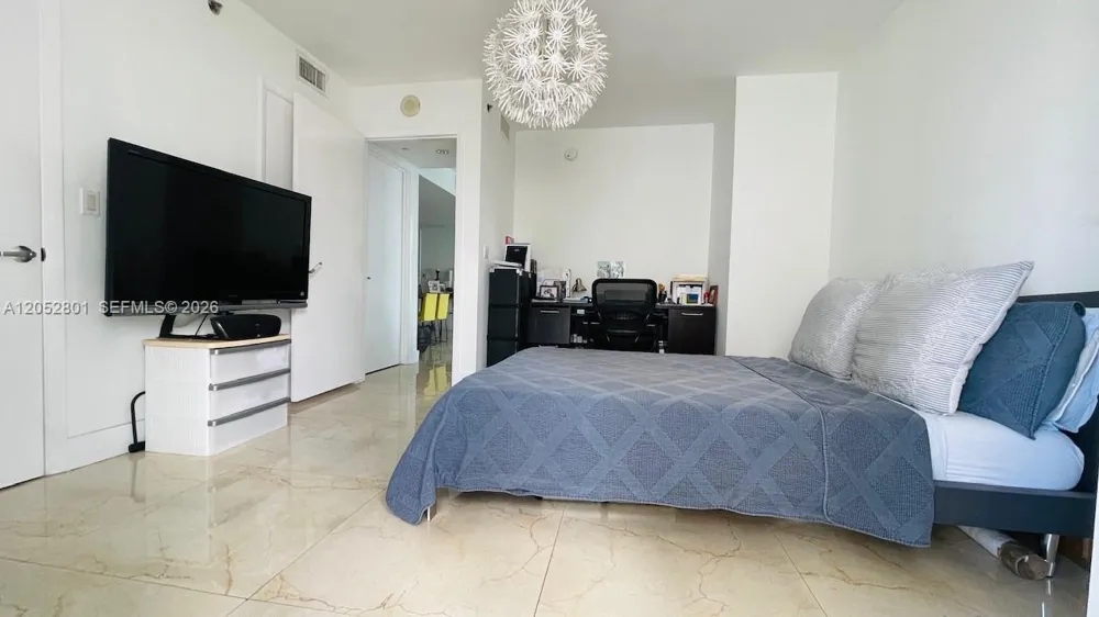 50 Biscayne Blvd #1701 Miami, FL 33132