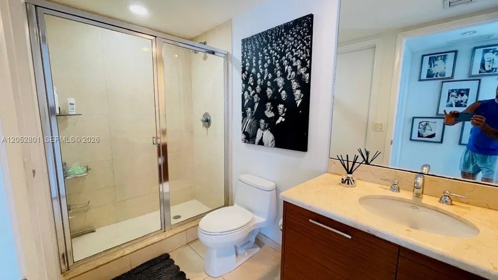 50 Biscayne Blvd #1701 Miami, FL 33132