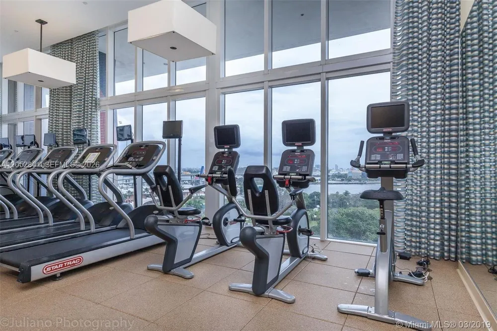 50 Biscayne Blvd #1701 Miami, FL 33132