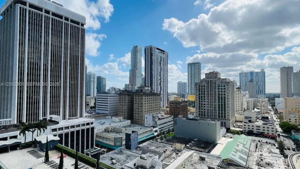 50 Biscayne Blvd #1701 Miami, FL 33132