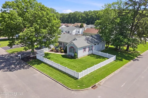 101 Foxwood Lane