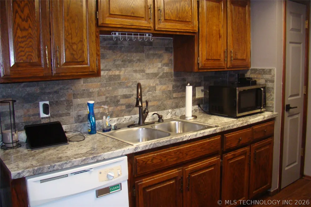 5243 Nowata Road #I-202 Bartlesville, OK 74006