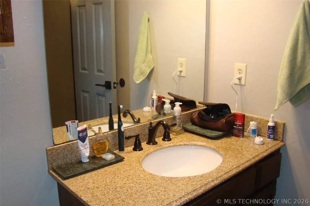 5243 Nowata Road #I-202 Bartlesville, OK 74006