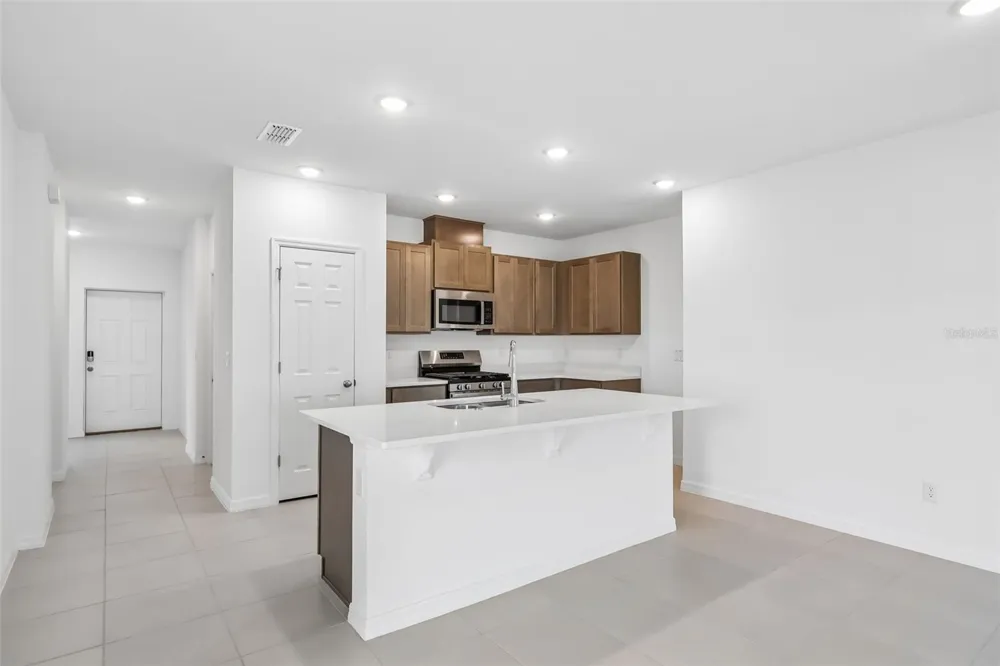 6985 BROAD WING LOOP Howey In The Hills, FL 34737