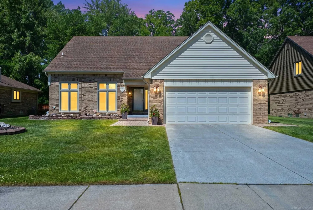40219 Denbigh Drive Sterling Heights City, MI 48310