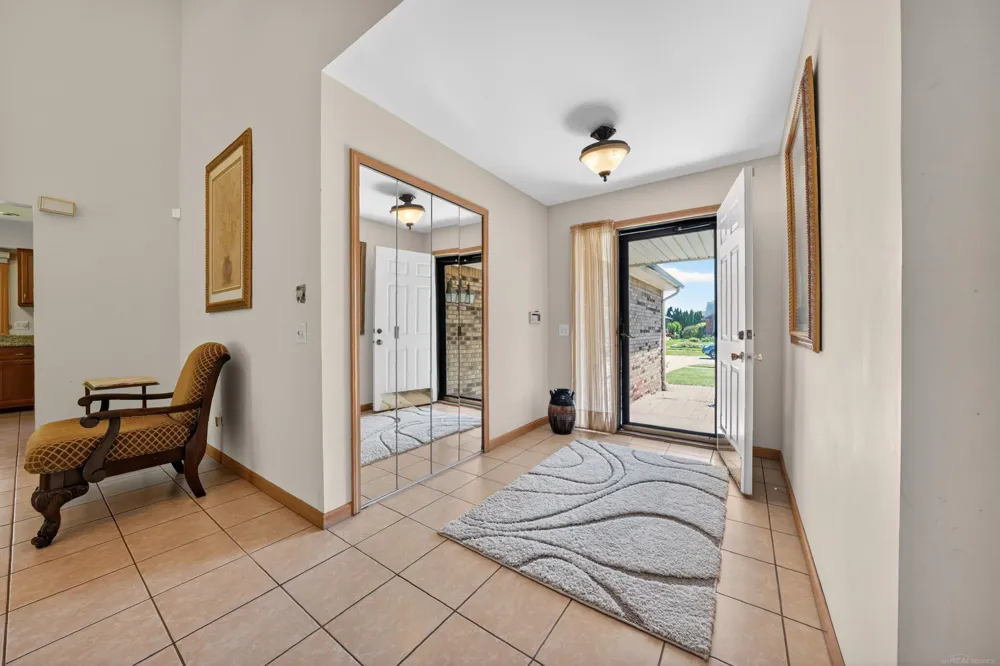 40219 Denbigh Drive Sterling Heights City, MI 48310