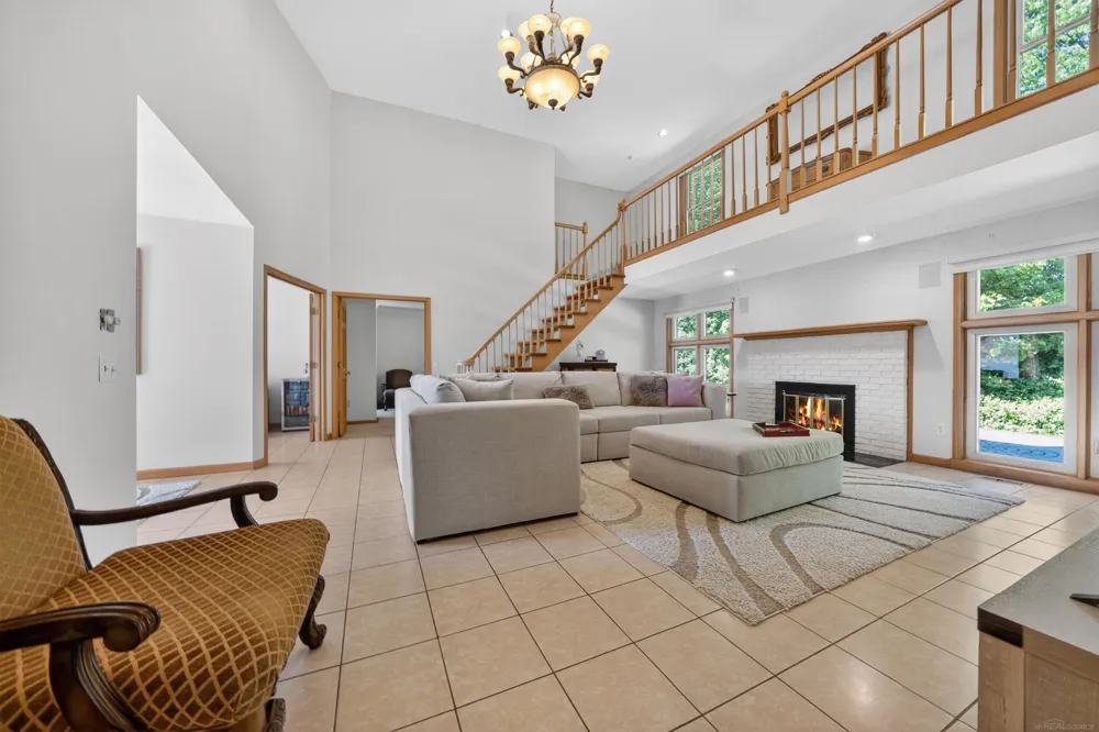 40219 Denbigh Drive Sterling Heights City, MI 48310