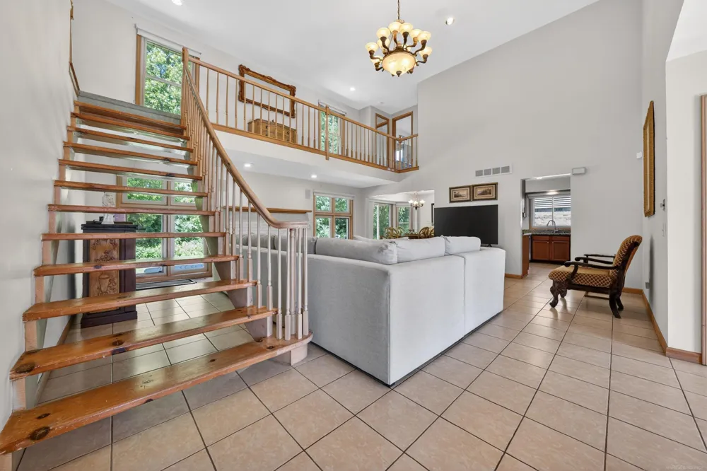 40219 Denbigh Drive Sterling Heights City, MI 48310