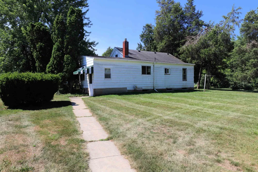 825 E River Road Flushing City, MI 48433