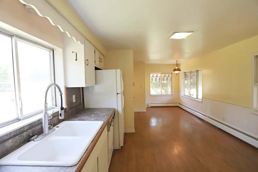 825 E River Road Flushing City, MI 48433