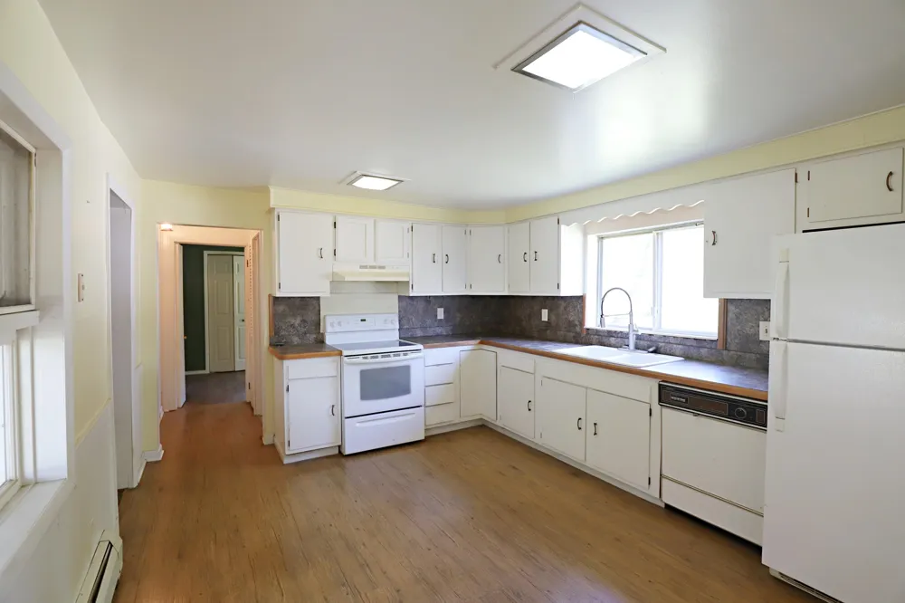 825 E River Road Flushing City, MI 48433