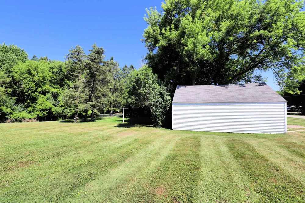 825 E River Road Flushing City, MI 48433