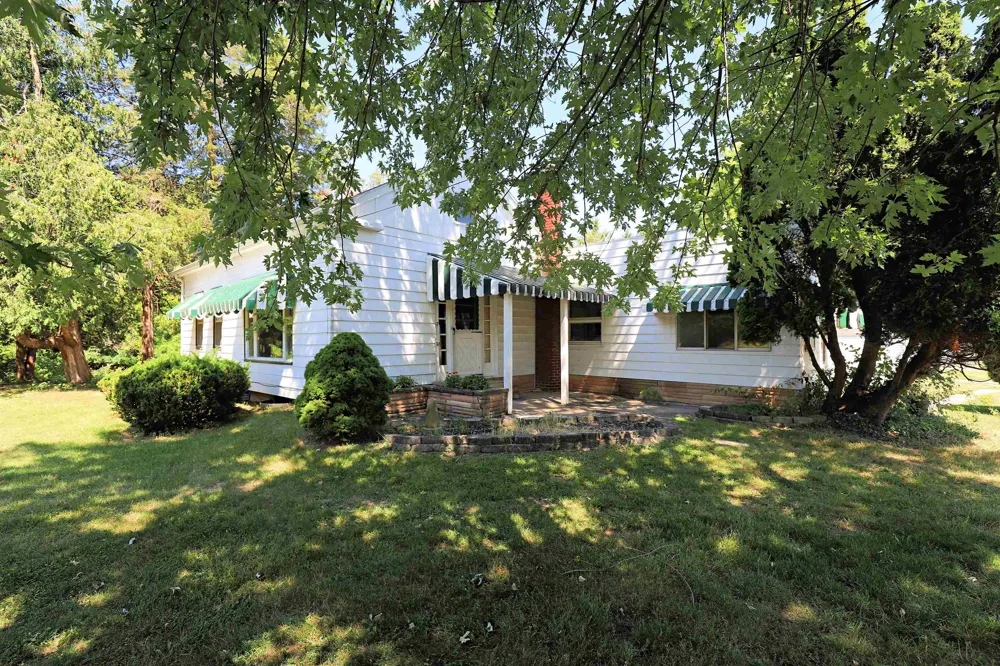 825 E River Road Flushing City, MI 48433
