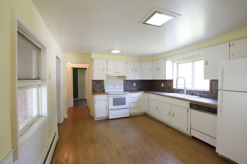 825 E River Road Flushing City, MI 48433