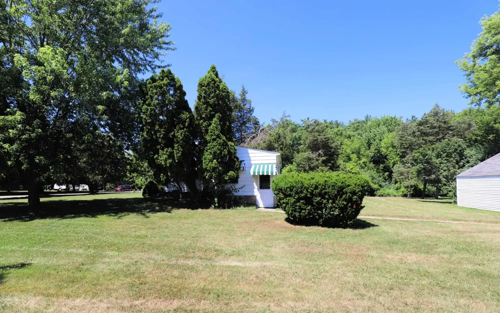825 E River Road Flushing City, MI 48433