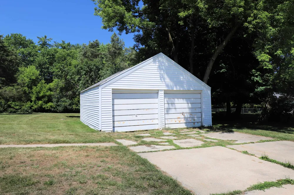 825 E River Road Flushing City, MI 48433