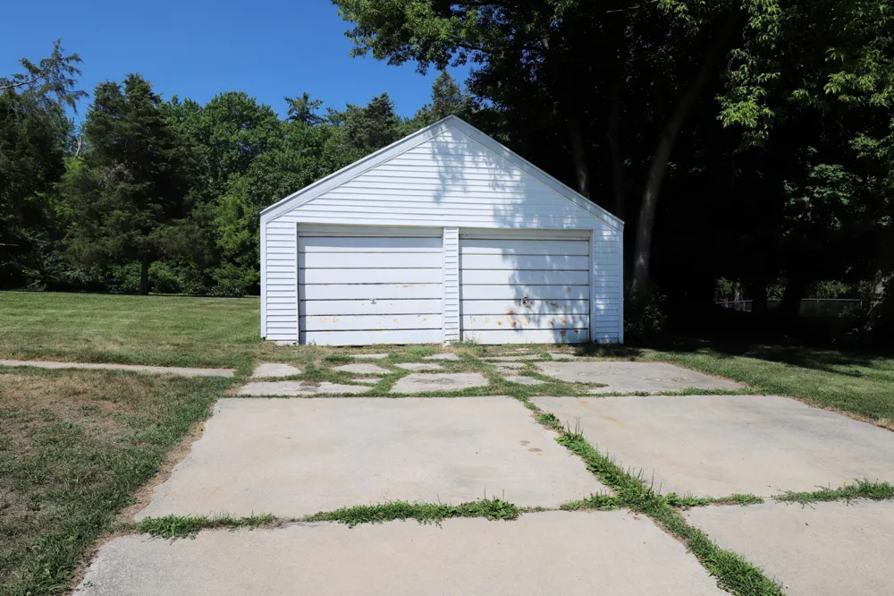 825 E River Road Flushing City, MI 48433