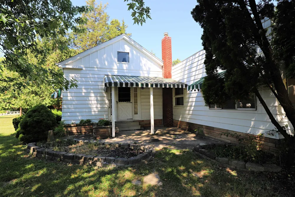 825 E River Road Flushing City, MI 48433