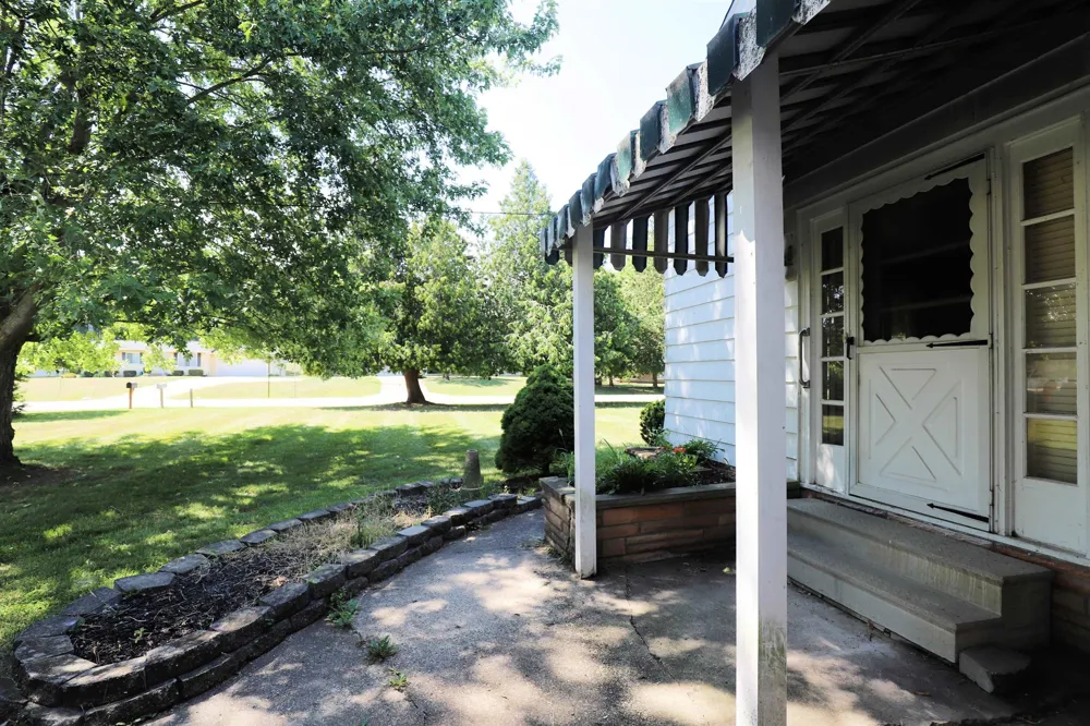 825 E River Road Flushing City, MI 48433