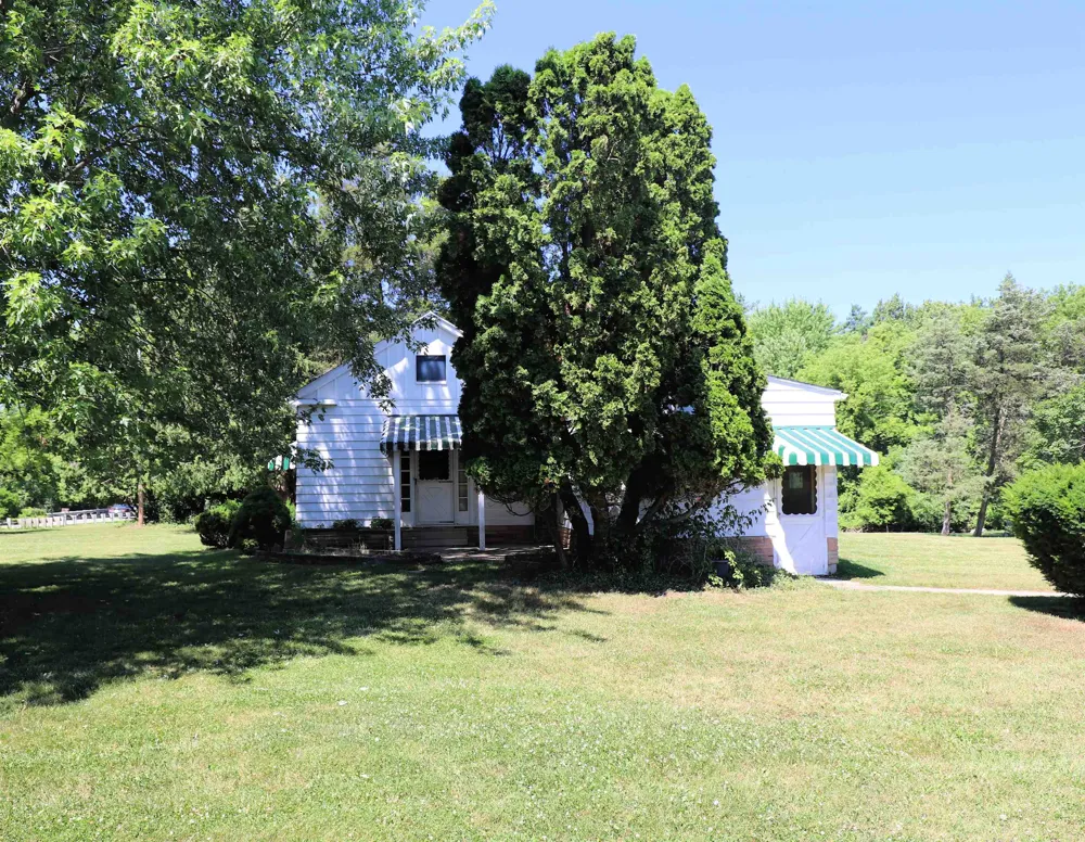 825 E River Road Flushing City, MI 48433